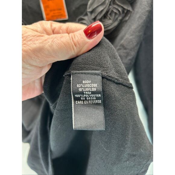 Cyrus Black Rosette Neckline Top Women’s Small NWT 3/4 Sleeve Knit Blouse Floral - Picture 7 of 10